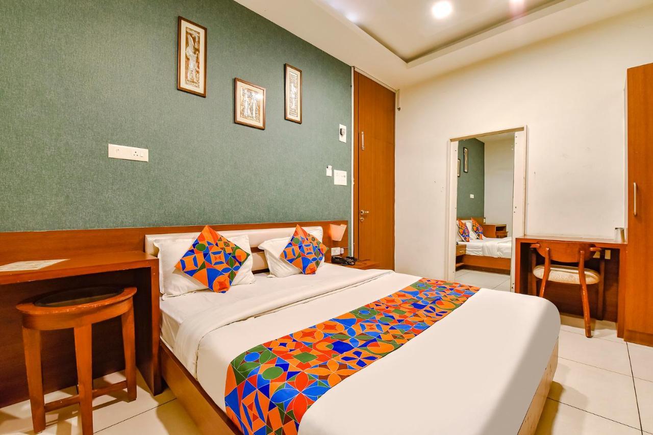 Fabhotel Prime Square 36 Кота Экстерьер фото