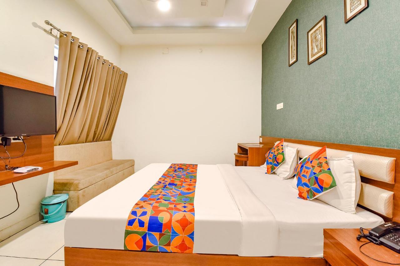 Fabhotel Prime Square 36 Кота Экстерьер фото